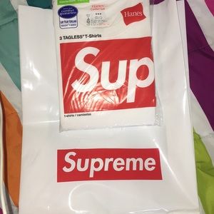 SOLD—-100% Authentic White Supreme/Hanes T-Shirt